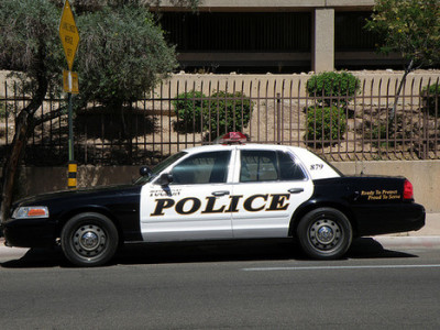 Police Officer Blocks Traffic To Help Driver Having Seazures